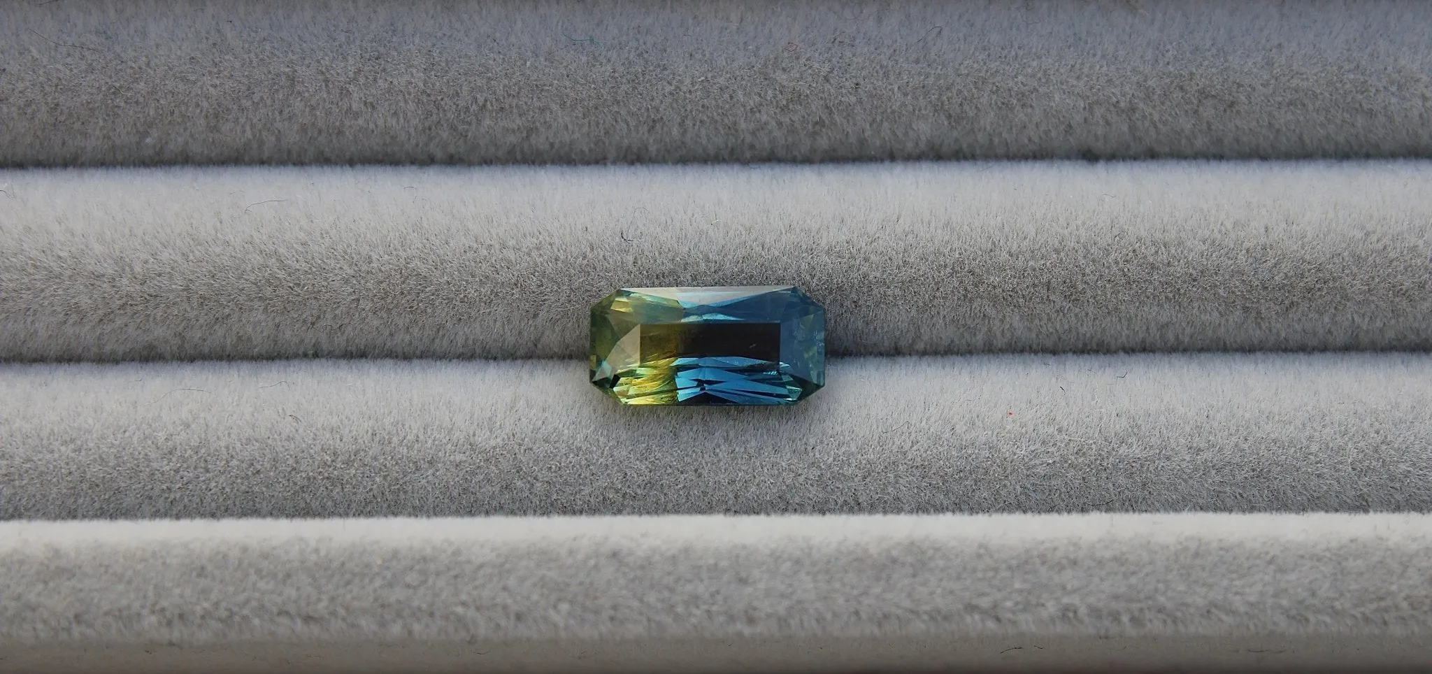 2.26ct Bi-Colour Sapphire