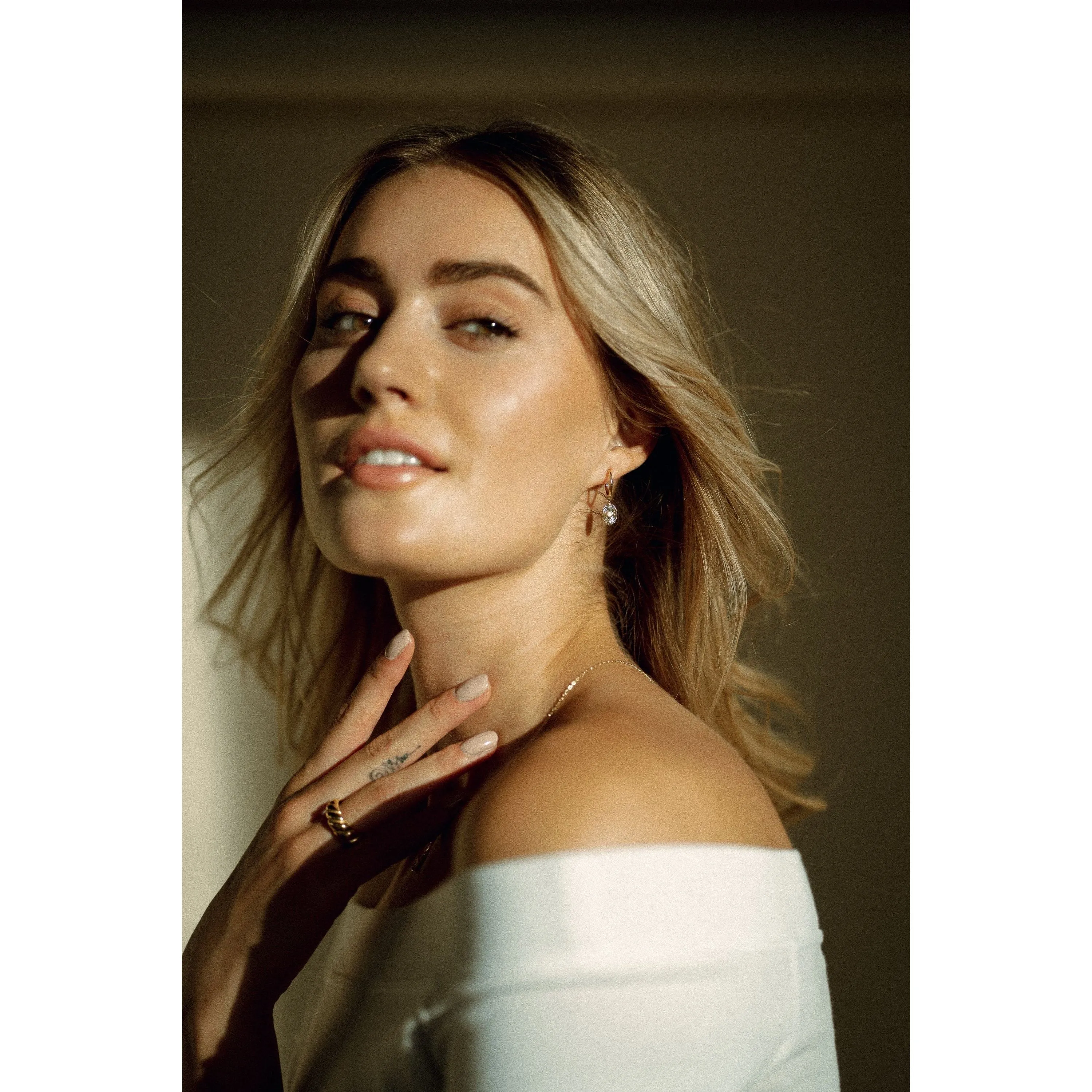 Eliasz and Ella Luminary Gold Hoop Earrings