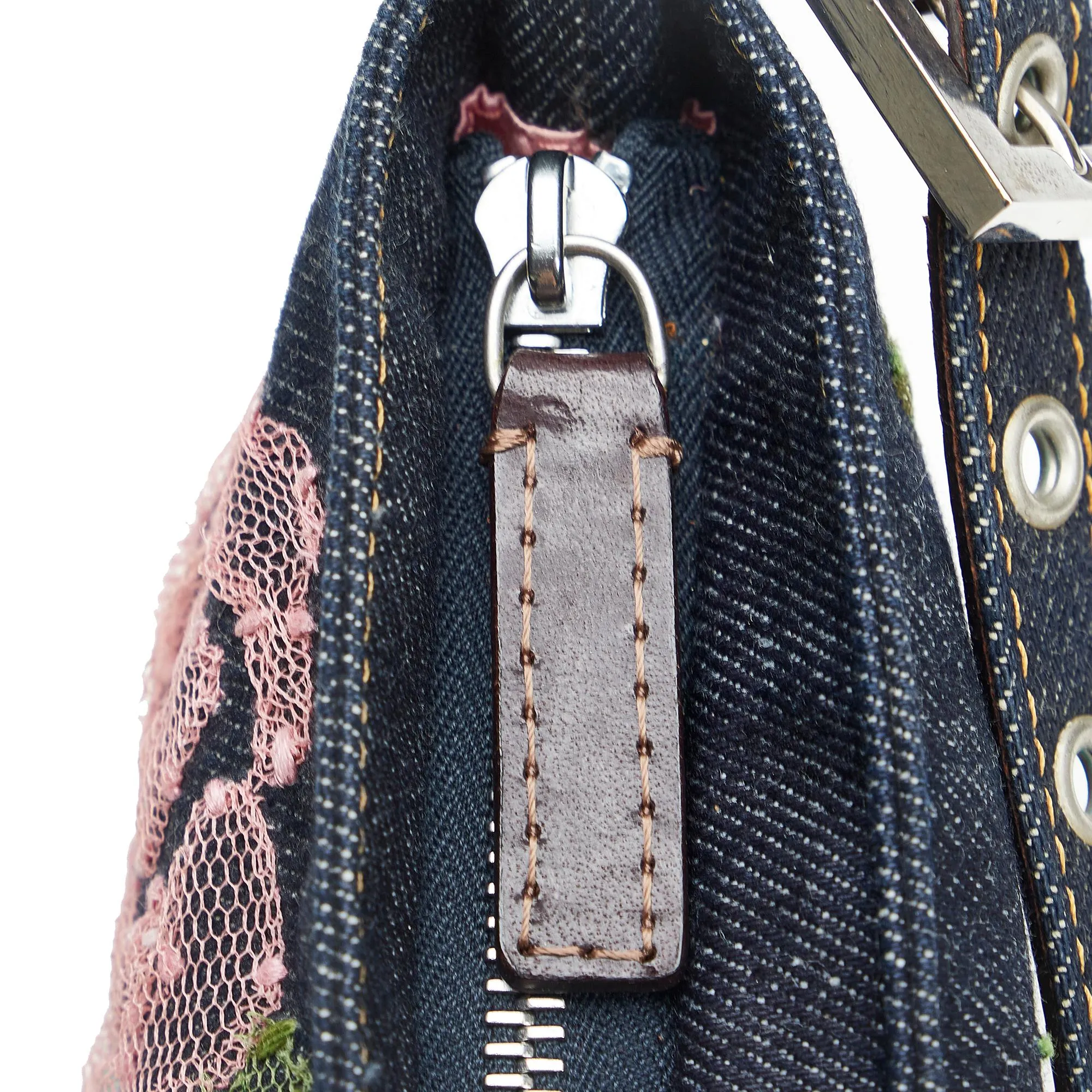 Fendi Embroidered Denim Baguette (SHG-5ryBUo)