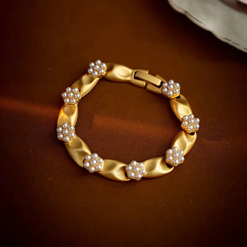 VAIGE Glamorous Gold Simulated Pearl Necklace Set
