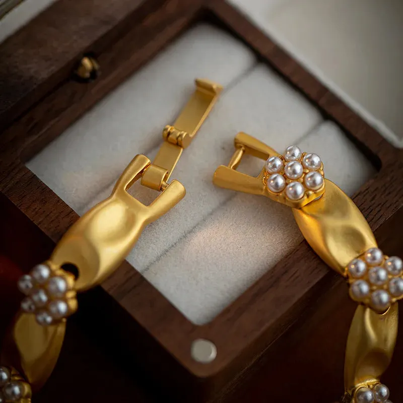 VAIGE Glamorous Gold Simulated Pearl Necklace Set
