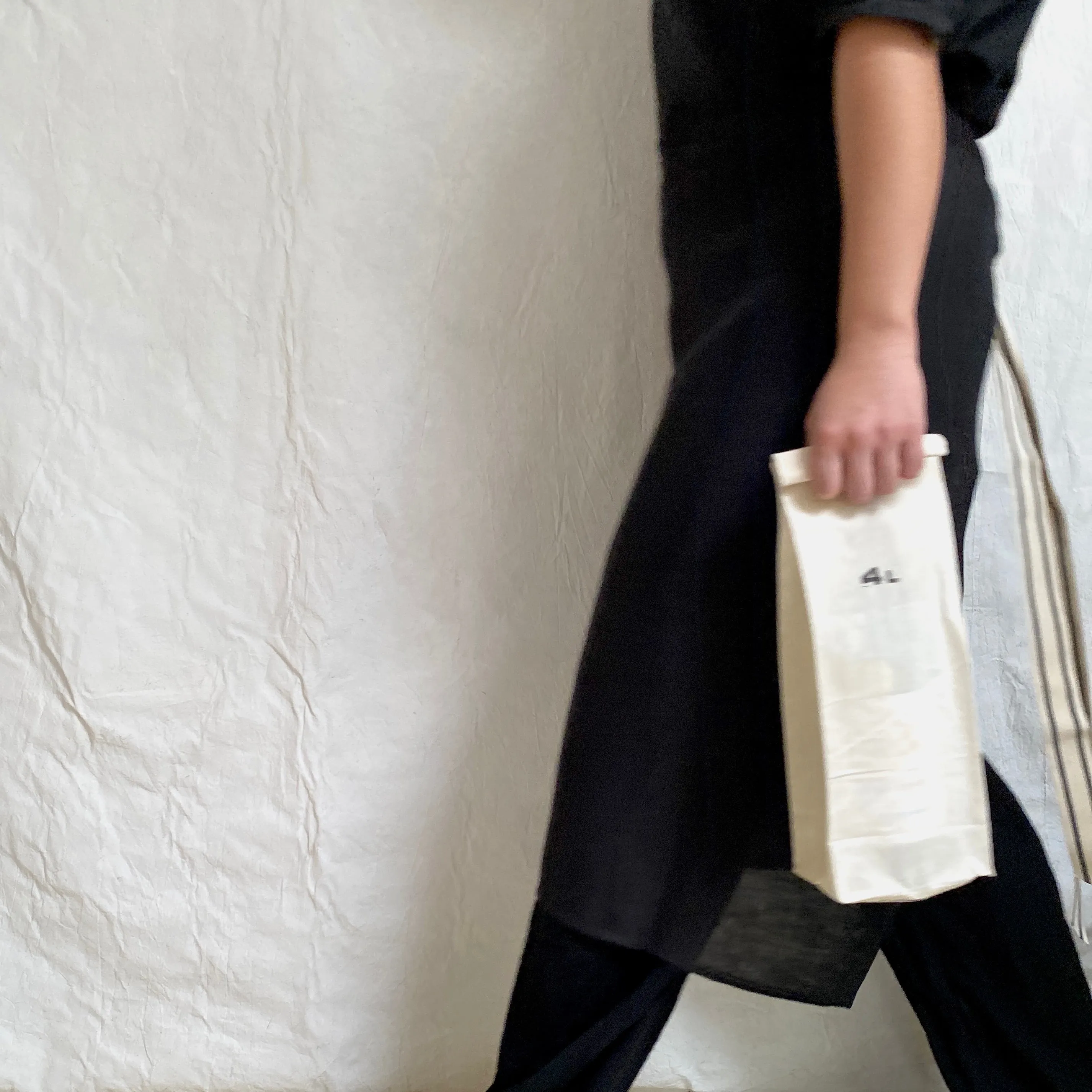 wine bag in waxed linen