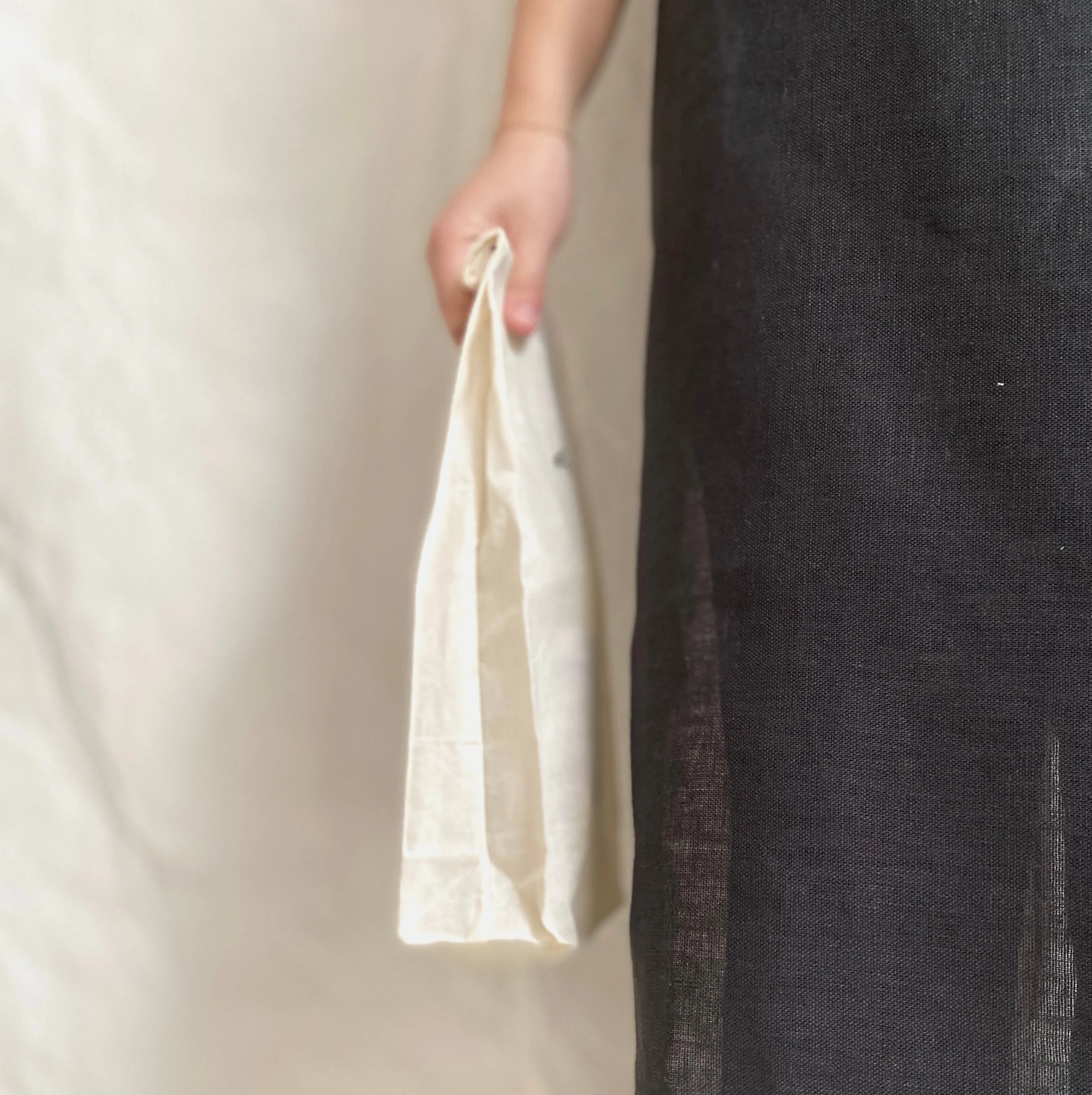 wine bag in waxed linen